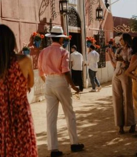 Cuando uno está de feria, debe salir lo más que pueda.